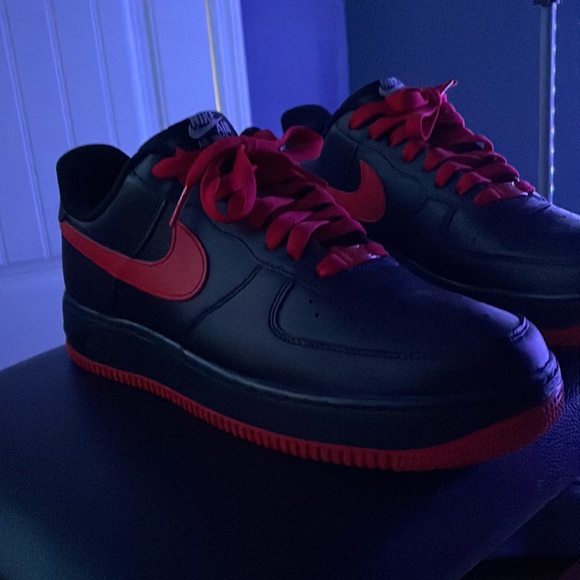 Black and Red Nike Air Forces - Picture 3 of 5